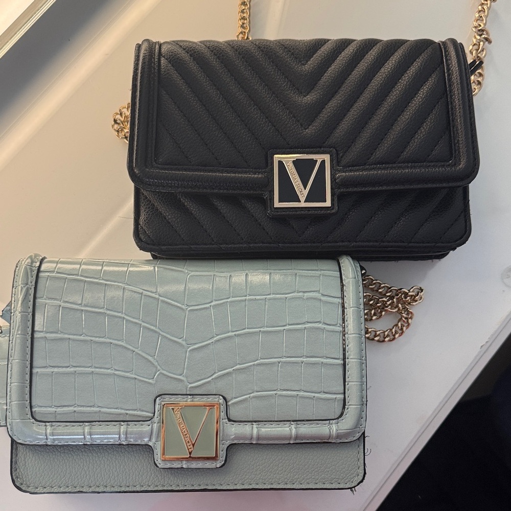 Victoria secret Croc-Embossed Chain Wallets - Black & Light Blue